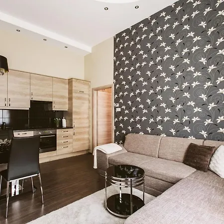 A_or_ B_luxflat_2br_2ba_vaci Street * Budapest